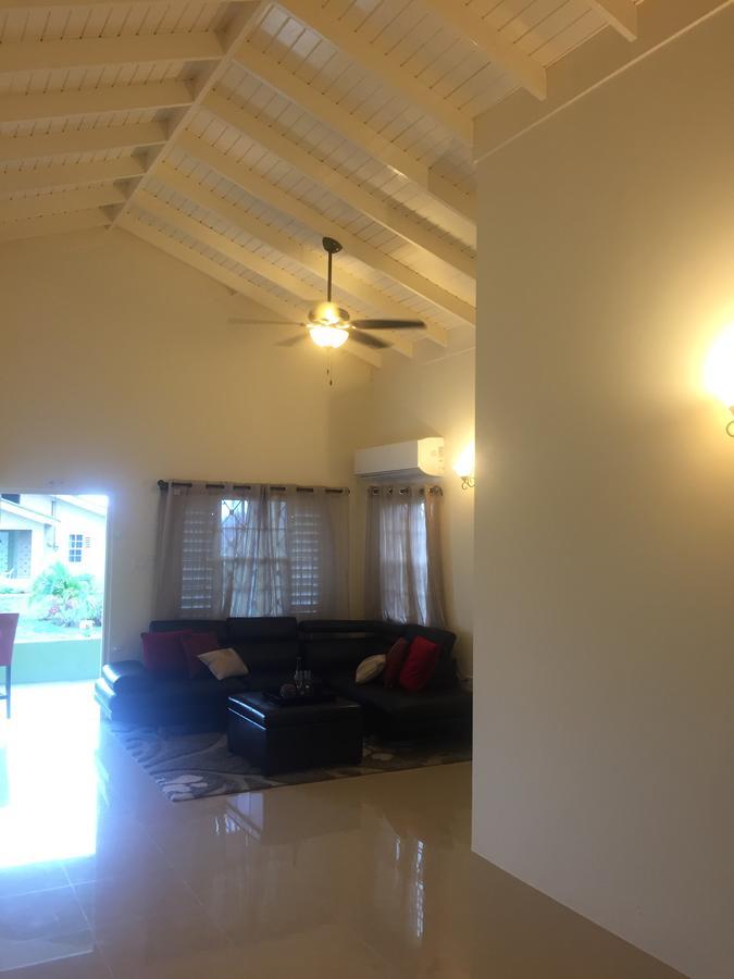 N2N Suites - Ochio Rios Vacation Home Очо-Ріос Екстер'єр фото
