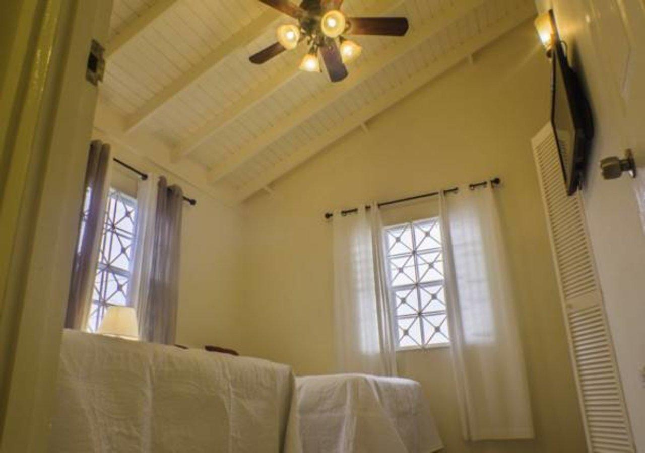 N2N Suites - Ochio Rios Vacation Home Очо-Ріос Екстер'єр фото